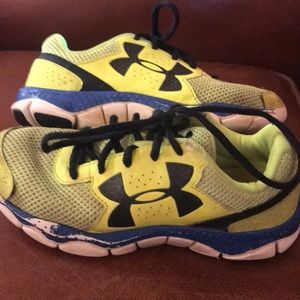 Under Armour tennis shoes